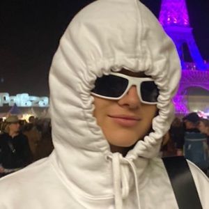 Meet your Posher, Emanuelle